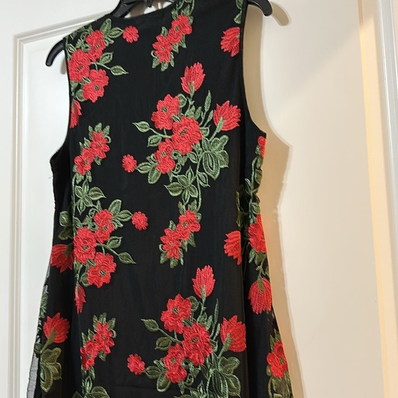 NWT Romeo & Juliet Couture Floral Embroidered Cocktail Dress, Women’s Medium - Picture 6 of 13